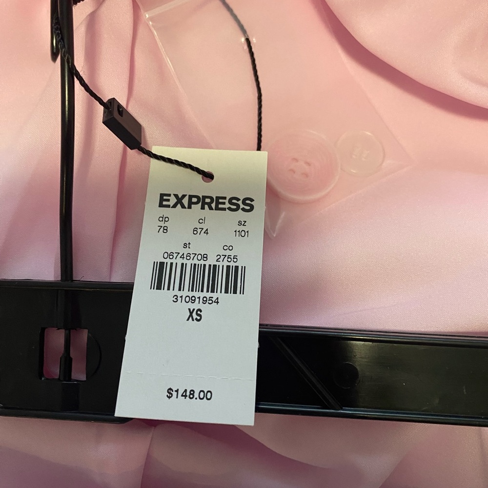 Express Suits - Picture 5 of 9